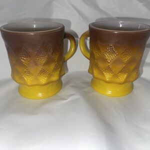VINTAGE ANCHOR HOCKING FIRE-KING KIMBERLY DIAMOND YELLOW / BROWN MUG SET OF 2